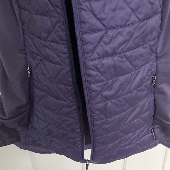 North Face Vest! Beautiful deep purple/plum! Great fit! Perfect length and layer - Picture 8 of 8